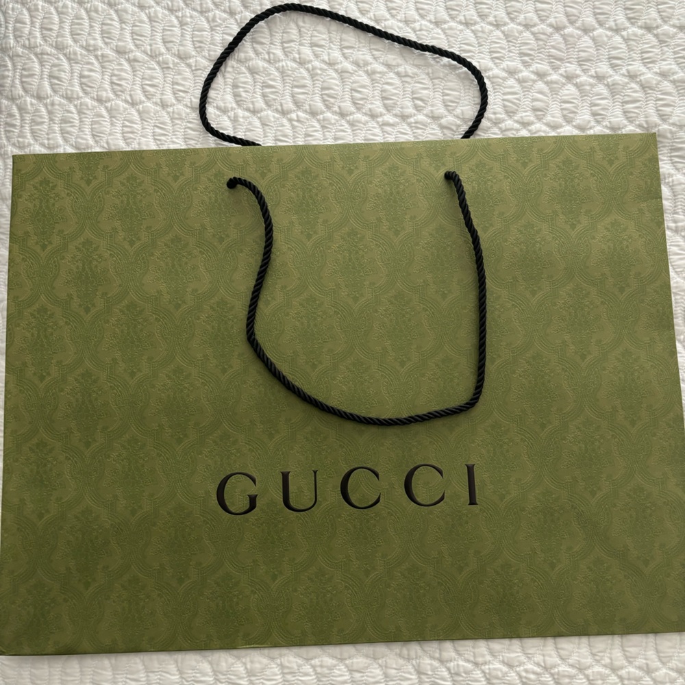 Large Gucci shopping bag